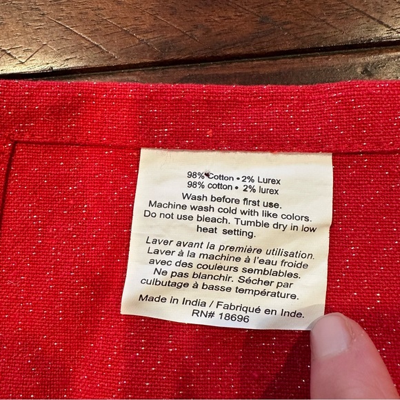 Holiday Cloth Napkins Set of 12 Red Cotton Dinner Napkins 17.75" x 17.75" - Picture 4 of 8